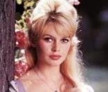 Brigitte Bardot : une modeuse née ! 