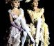Brigitte Bardot avec Jeanne Moreau dans le film "Viva Maria"