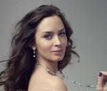Emily Blunt pose pour Montblanc
