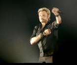 L'émotion de Johnny Hallyday au Stade de France, à revivre en vidéo...