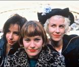 Les Bananarama, Keren Woodward est la première sur la gauche