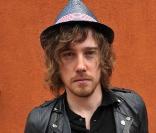 Julien Doré : son sosie s'est fait... virer !