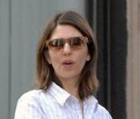Sofia Coppola et sa fille Romy se promènent avec Jason Schwartzman dans Soho le 16 septembre 2009