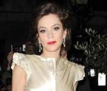 Anna Friel quitte l'Hôtel Haymarket à Londres après avoir pris un petit déjeuner au Tiffany's Press after party le 29 septembre 2009