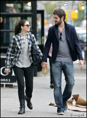 Michelle Trachtenberg de Gossip Girl en balade romantique dans les rues de New-York, le 29 septembre.