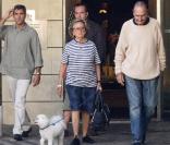 Jacques et Bernadette Chirac accompagnés de leur chien Sumo, le temps de l'insouciance