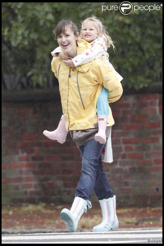  Jennifer Garner et sa fille Violet à Boston (27 septembre 2009) 