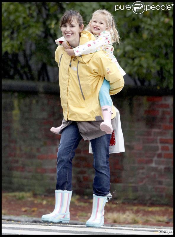  Jennifer Garner et sa fille Violet à Boston (27 septembre 2009) 