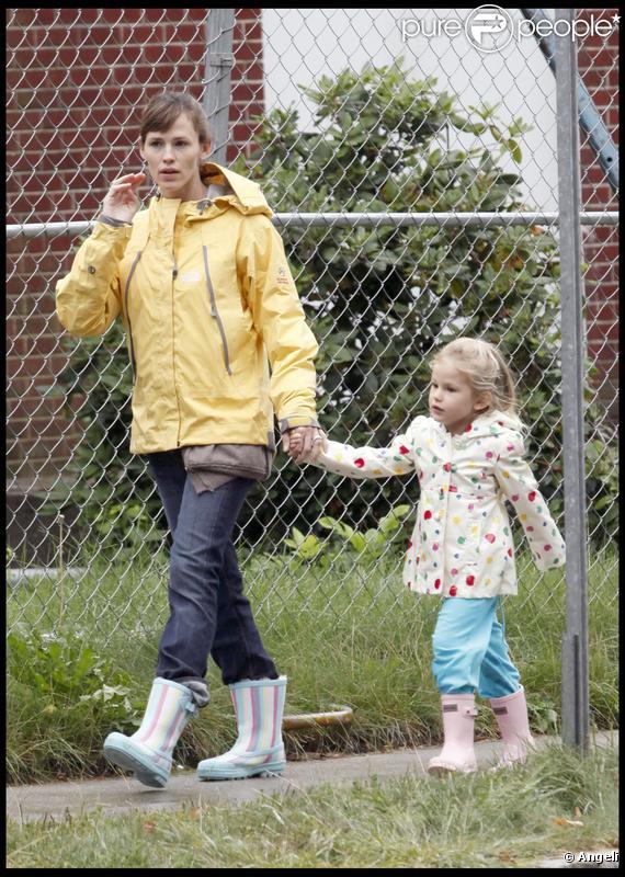  Jennifer Garner et sa fille Violet à Boston (27 septembre 2009) 