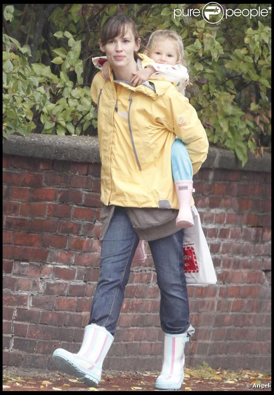  Jennifer Garner et sa fille Violet à Boston (27 septembre 2009) 