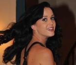 Katy Perry se rend à son hôtel après avoir dîner au restaurant l'Avenue à Paris lors de la Fashion Week le 3 octobre 2009
