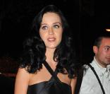 Katy Perry se rend à son hôtel après avoir dîner au restaurant l'Avenue à Paris lors de la Fashion Week le 3 octobre 2009