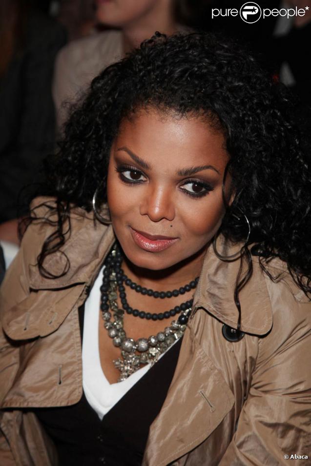 Janet Jackson au défilé Jean-Paul Gaultier durant la Fashion Week parisienne le 3 octobre 2009