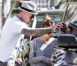 Nicole Richie victime d'un accident de la route. Elle est emmenée au Cedars Sinai Hospital par Joel Madden, pendant que l'autre conducteur est emmené par la police. Le 5 octobre 2009, à Los Angeles.