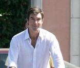 Jerry O'Connell part acheter des couches avec ses deux jumelles à Calabasas en Californie le 5 octobre 2009