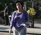 Mais Lily Allen, c'est aussi ça. Capable du meilleur comme du pire, elle sait se moquer des conventions pour privilégier le confort. 