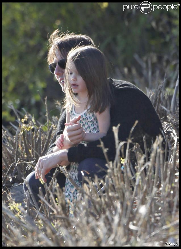 Tom Cruise et Suri Cruise dans un parc de Boston le 10 octobre 2009 