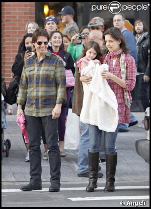 Tom Cruise, Katie Holmes et Suri Cruise à Boston le 11 octobre 2009 