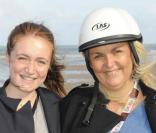 Valérie Damidot et sa fille Roxanne au 16 ème Festival Epona dans l'hippodrome de Cabourg le 11 octobre 2009 
