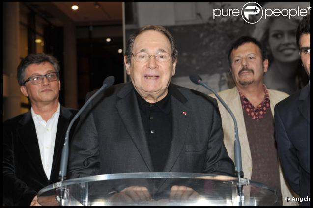 Robert Hossein au cours de l'exposition sur Brigitte Bardot, les années 