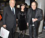 Massimo Gargia, une amie et Robert Hossein au cours de l'exposition sur Brigitte Bardot, les années 