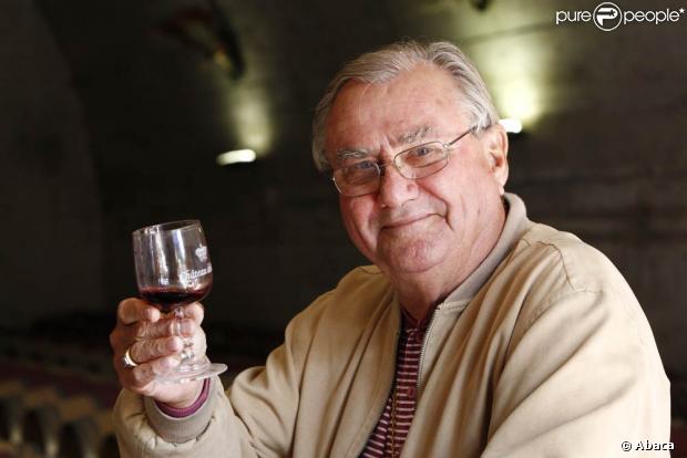 Henri de Laborde de Monpezat, prince consort de Danemark, dans les vignes de son château de Caïx le 24 septembre 2009, domaine producteur d'un Cahors réputé