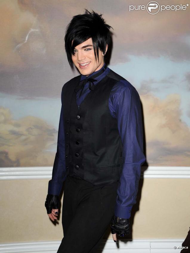 Adam Lambert annonce les nominations des American Music Award, le 13 octobre à Los Angeles
