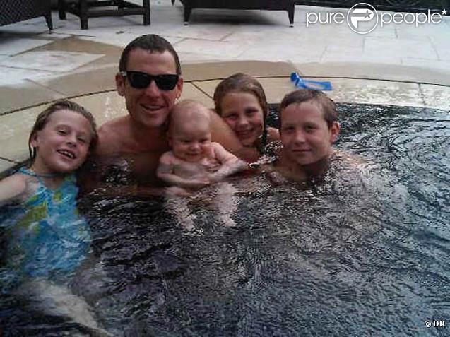 Lance Armstrong vous présente son fils Max sur sa page Twitter !