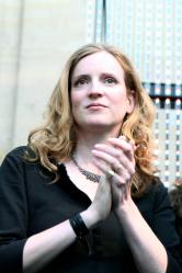 A peine un mois après son accouchement, Nathalie Kosciusko-Morizet reprend le travail...