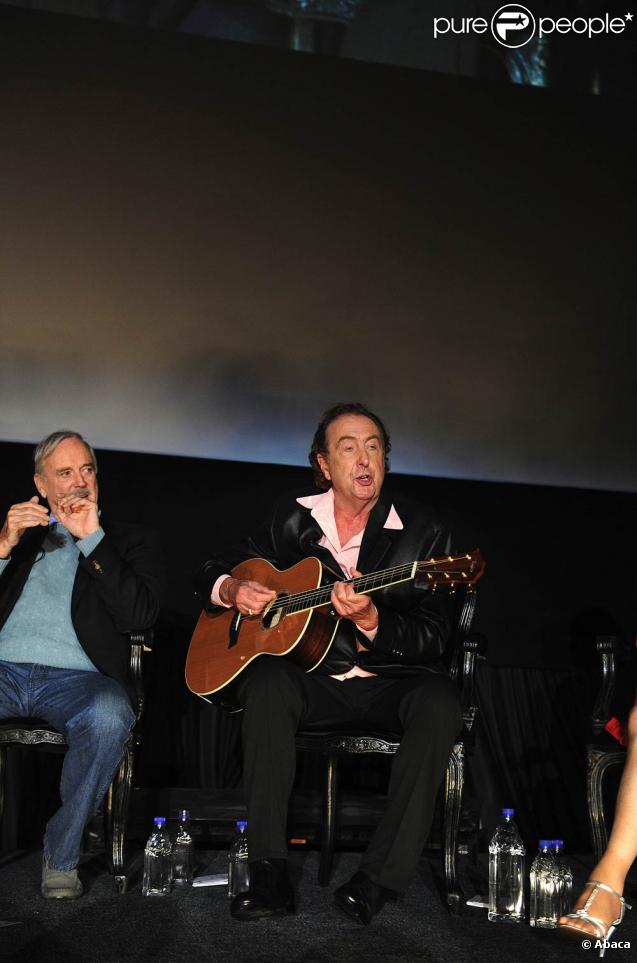 Les Monty Python (photo : John Cleese et Eric Idle) ont fêté leurs quarante ans de burlesque avec un Bafta spécial lors de la projection d'un documentaire qui leur est consacré, le 15 octobre à New York