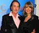 Les Monty Python (photo : Eric Idle et sa femme) ont fêté leurs quarante ans de burlesque avec un Bafta spécial lors de la projection d'un documentaire qui leur est consacré, le 15 octobre à New York
