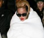 Rihanna a froid à la sortie de l'enregistrement de son prochain clip vidéo. 16/10/09