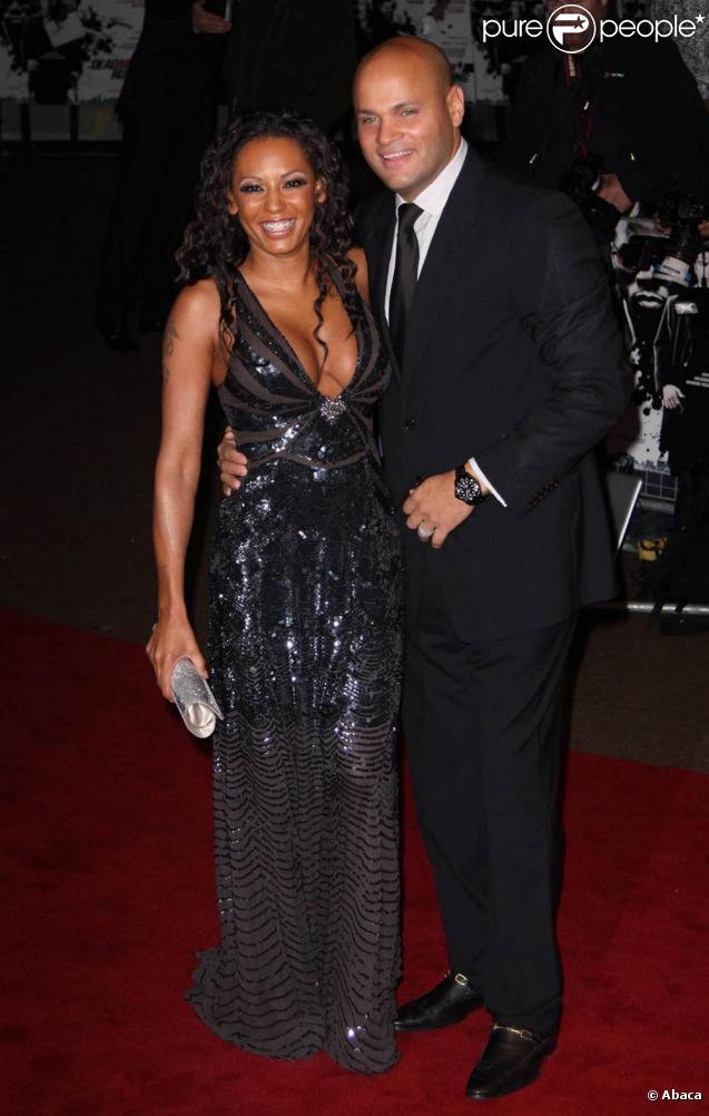 Mel B et son mari Stephen Belafonte lors de l'avant-première mondiale de Dead Man Running à L'Odeon Western à Londres le 22 octobre 2009