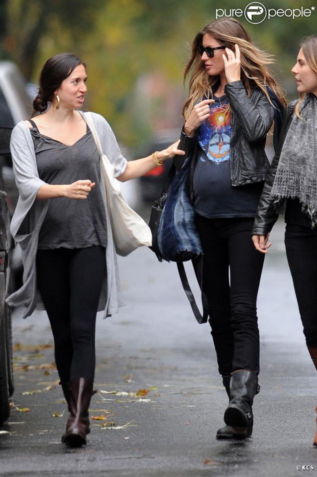 Gisele Bündchen, bien enceinte, à New York. Octobre 2009