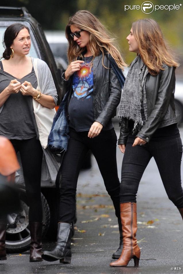Gisele Bündchen, bien enceinte, à New York. Octobre 2009