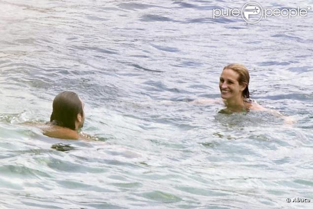 Javier Bardem et Julia Roberts en tournage à Bali le 26/10/09