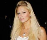 Paris Hilton, à l'occasion du concert de U2 et des Black Eyed Peas, dans l'enceinte du Rose Bowl de Pasadena, en Californie, le 25 octobre 2009 !