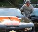 Brad Pitt : Au volant d'un Transformer... c'est moins risqué pour ce père de famille nombreuse !