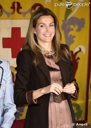 Letizia d'Espagne à Madrid pour la journée de la Croix Rouge le 28/10/09