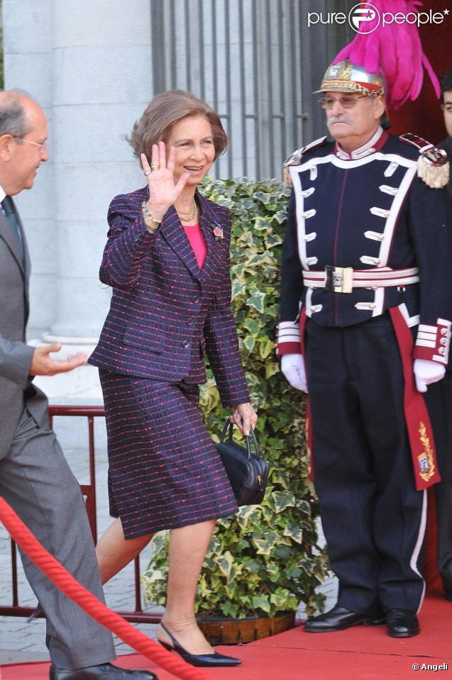 La reine Sophia à Madrid pour la journée de la Croix Rouge le 28/10/09