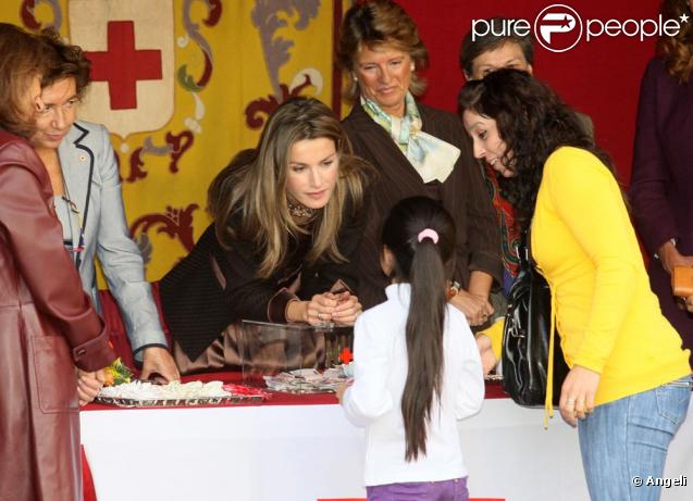 Letizia d'Espagne à Madrid pour la journée de la Croix Rouge le 28/10/09