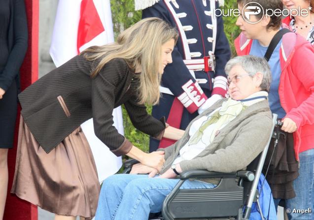 Letizia d'Espagne à Madrid pour la journée de la Croix Rouge le 28/10/09