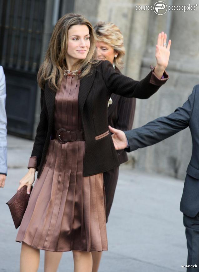 Letizia d'Espagne à Madrid pour la journée de la Croix Rouge le 28/10/09