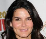 Angie Harmon à la soirée honorant les reporters à Beverly Hills le 28/10/09
