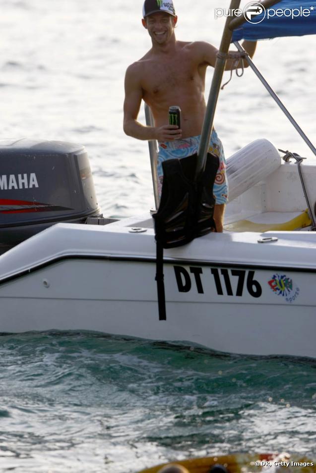 Le champion du monde de Formule 1 Jenson Button, en vacances farniente à Dubai, le 29 octobre 2009 !