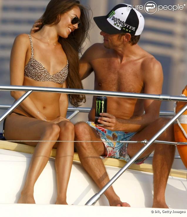 Jenson Button et Jessica Michibata, en vacances farniente à Dubai, le 29 octobre 2009 !