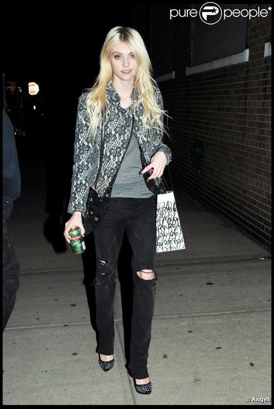  Taylor Momsen : Elle reste chic, tout en affirmant son côté rock ! 
 &nbsp; 
