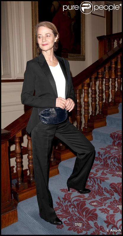 Charlotte Rampling, divine dans son smoking 