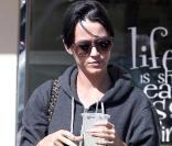 Katy Perry fait du shopping sans son amoureux, à Beverly Hills, le 29 octobre 2009 !