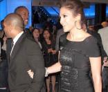 Jennifer Lopez accompagnée de son manager à la première de  This is it ! 